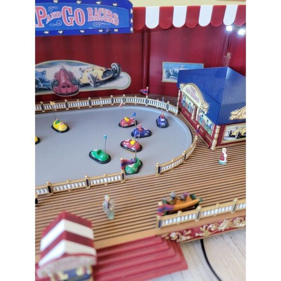 Mr Christmas Gold Label World Fair bump and go 2005 animated Musical - Picture 5 of 16